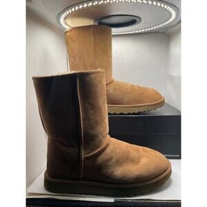 UGG CLASSIC SHORT II - 1016223 Size 8